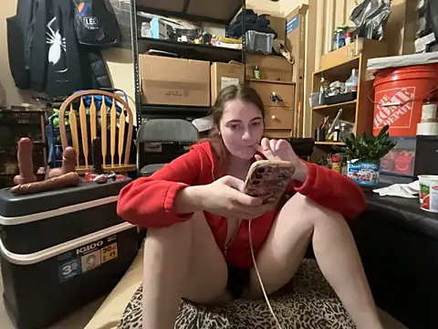 Snapshot of Snowbunnycake_131 chatting on May 31, 2026, 3:47 am Snowbunnycake 131 online show from May 31, 2026, 3:47 am