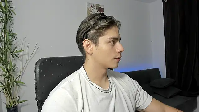 Giordano Russo online show from December 24, 2024, 8:49 pm