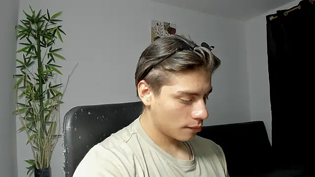 Giordano Russo online show from February 9, 2025, 3:43 am