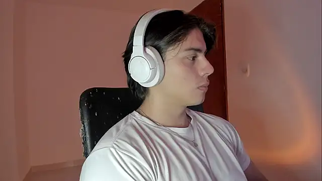 Giordano Russo online show from November 24, 2025, 9:58 pm