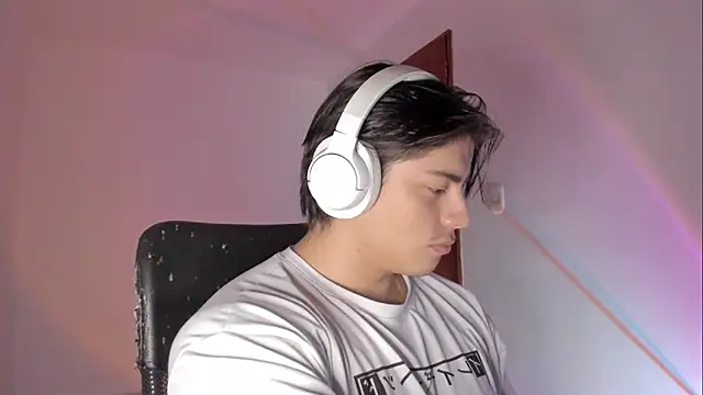 Giordano Russo online show from April 11, 2026, 1:43 am