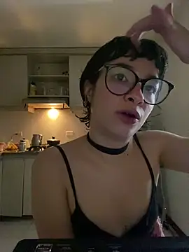  Lunnaa  online show from April 25, 2026, 1:30 am