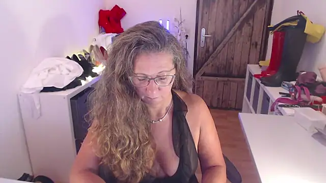 GeilesLuder75 online show from August 4, 2026, 11:24 am