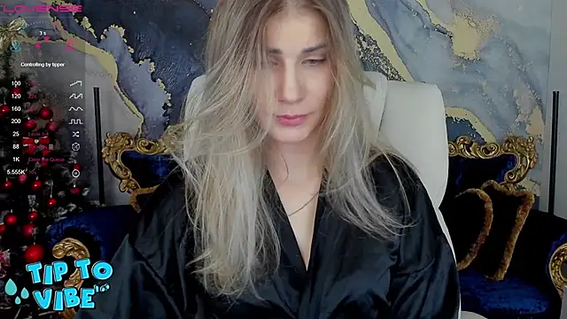 CassandraGood online show from December 19, 2024, 11:46 pm