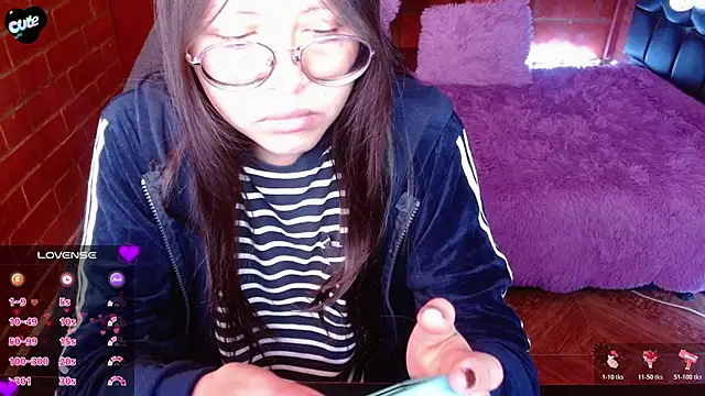 MidoriQuiinn online show from March 28, 2026, 2:38 pm