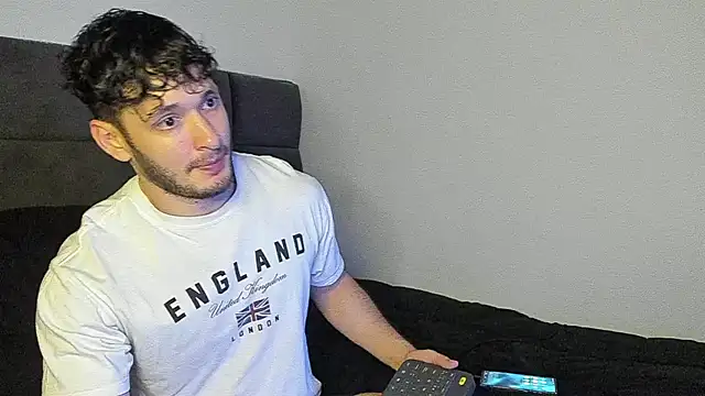 alejandro  2 online show from December 3, 2025, 8:29 pm