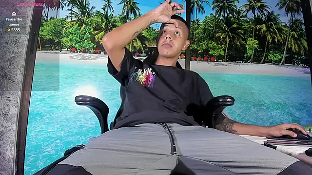 boy bigcock24cm online show from February 14, 2026, 2:30 am