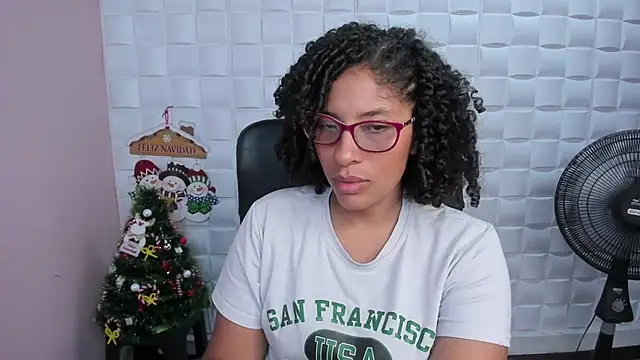 DannaBerry online show from December 3, 2024, 2:38 pm