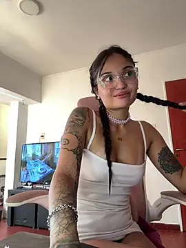 LunaXuan online show from January 24, 2025, 10:41 pm