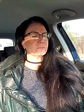 x  KHALEESI  x online show from October 17, 2025, 5:54 am