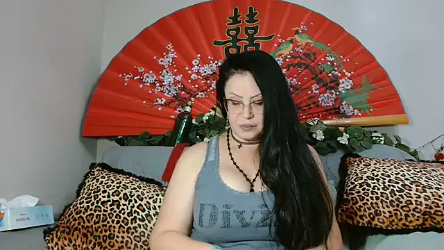 Snapshot of x__KHALEESI__x chatting on July 25, 2026, 2:20 am x KHALEESI x online show from July 25, 2026, 2:20 am