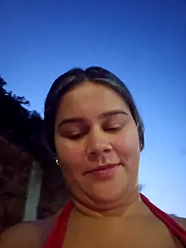 Snapshot of sweet_lucia chatting on January 8, 2025, 3:50 pm sweet lucia online show from January 8, 2025, 3:50 pm