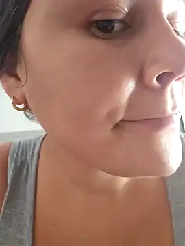 Snapshot of sweet_lucia chatting on January 17, 2025, 5:19 pm sweet lucia online show from January 17, 2025, 5:19 pm