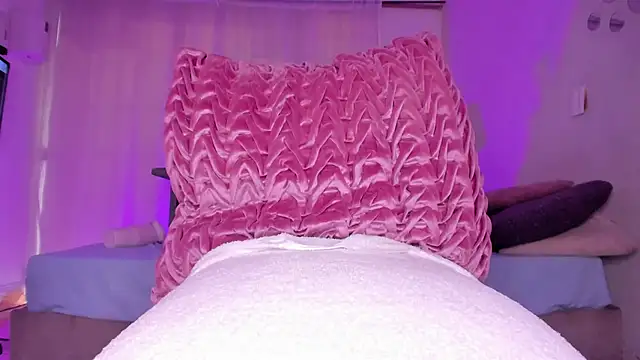 hot booty  online show from March 1, 2025, 3:16 pm