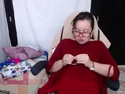 Snapshot of Sonialorens_ chatting on December 12, 2024, 12:44 pm Sonialorens  online show from December 12, 2024, 12:44 pm