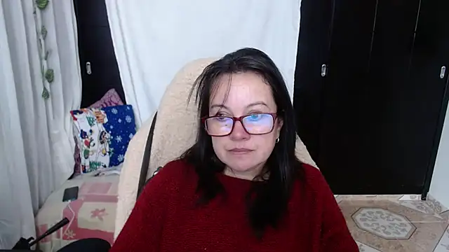 Snapshot of Sonialorens_ chatting on December 19, 2024, 2:46 pm Sonialorens  online show from December 19, 2024, 2:46 pm