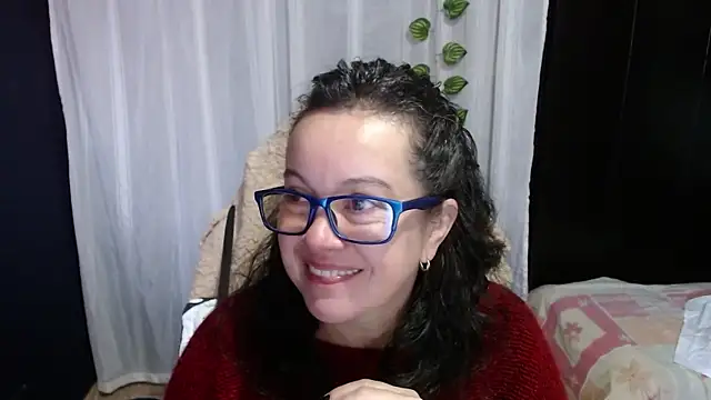 Snapshot of Sonialorens_ chatting on January 14, 2025, 12:24 pm Sonialorens  online show from January 14, 2025, 12:24 pm