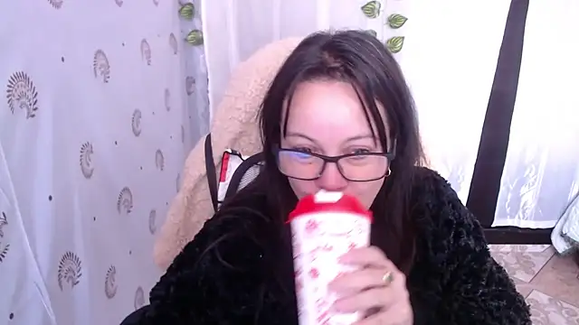 Snapshot of Sonialorens_ chatting on February 15, 2025, 2:55 pm Sonialorens  online show from February 15, 2025, 2:55 pm