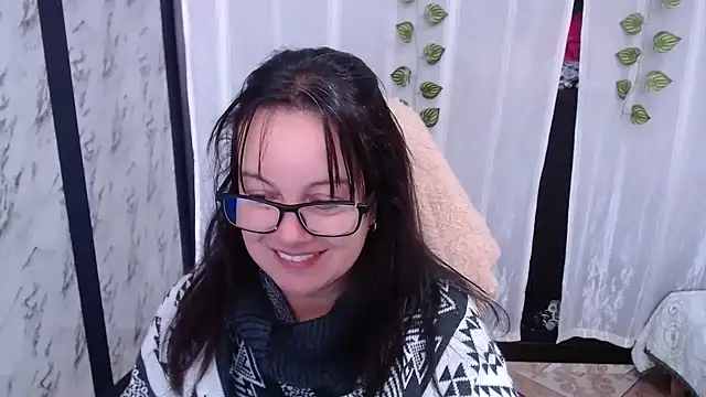 Snapshot of Sonialorens_ chatting on February 28, 2025, 5:04 pm Sonialorens  online show from February 28, 2025, 5:04 pm