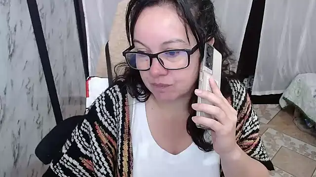 Snapshot of Sonialorens_ chatting on March 8, 2025, 5:22 pm Sonialorens  online show from March 8, 2025, 5:22 pm