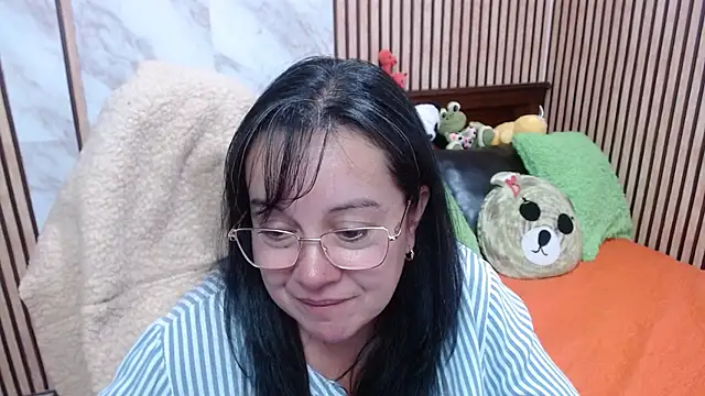 Snapshot of Sonialorens_ chatting on September 25, 2025, 10:57 pm Sonialorens  online show from September 25, 2025, 10:57 pm