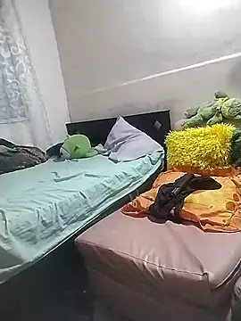 starplss online show from April 22, 2026, 3:31 am