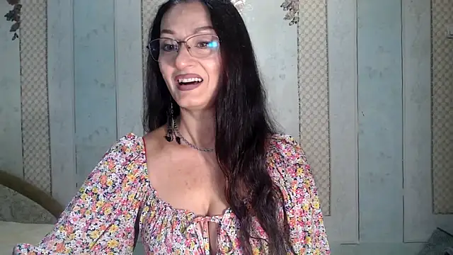 Snapshot of Antralyn chatting on September 27, 2025, 9:36 am Antralyn online show from September 27, 2025, 9:36 am