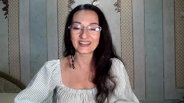 Snapshot of Antralyn chatting on October 21, 2025, 9:21 am Antralyn online show from October 21, 2025, 9:21 am