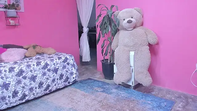 Emma lean online show from December 10, 2024, 12:27 pm