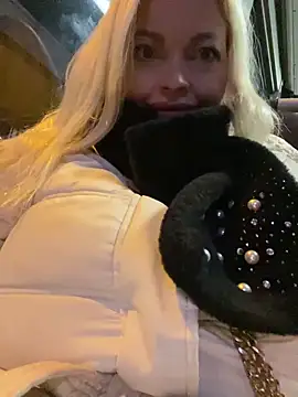 Lisavontease online show from February 1, 2025, 5:37 pm