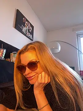 Lisavontease online show from February 21, 2026, 8:37 am