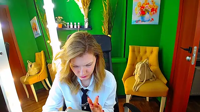 MaryHiggins online show from February 26, 2025, 3:08 pm