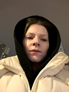 MaryHiggins online show from November 27, 2025, 8:33 pm