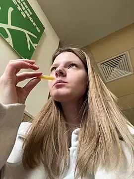 MaryHiggins online show from March 23, 2026, 1:48 pm