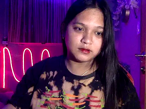 Snapshot of EmpressYna chatting on September 24, 2025, 6:11 pm EmpressYna online show from September 24, 2025, 6:11 pm