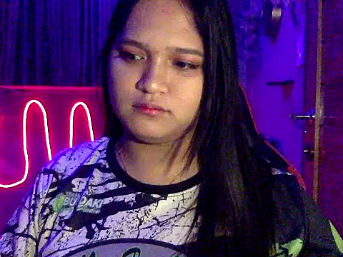 Snapshot of EmpressYna chatting on October 25, 2025, 9:42 pm EmpressYna online show from October 25, 2025, 9:42 pm