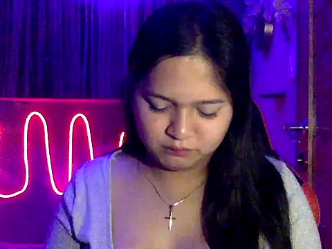 Snapshot of EmpressYna chatting on October 26, 2025, 9:31 pm EmpressYna online show from October 26, 2025, 9:31 pm