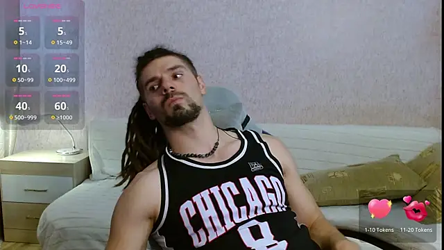 Aestheticguy101 online show from October 11, 2025, 11:31 am