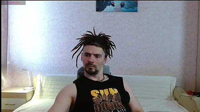 Aestheticguy101 online show from April 30, 2026, 8:20 am
