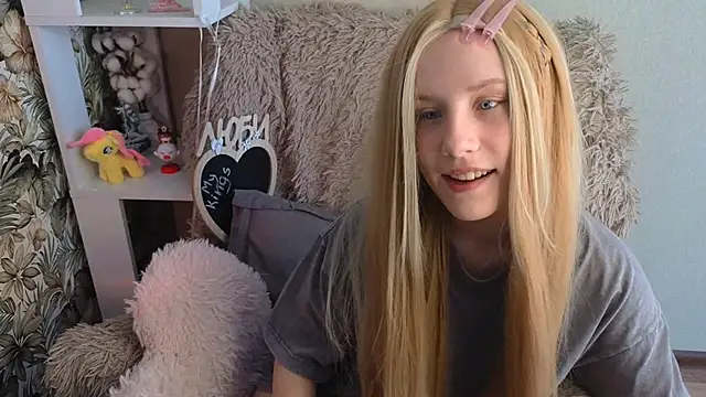 Snapshot of sarakaell chatting on June 4, 2026, 1:33 am sarakaell online show from June 4, 2026, 1:33 am