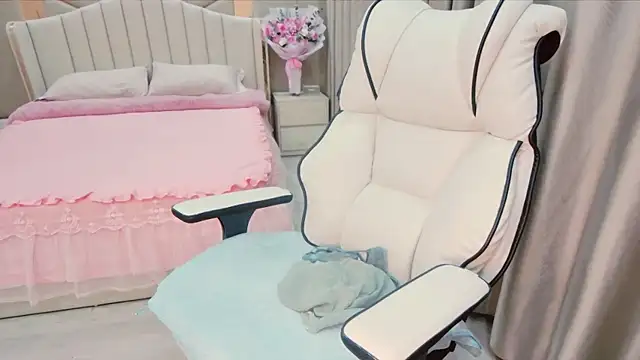 Snapshot of Girl__Funny chatting on January 15, 2025, 2:24 pm Girl Funny online show from January 15, 2025, 2:24 pm