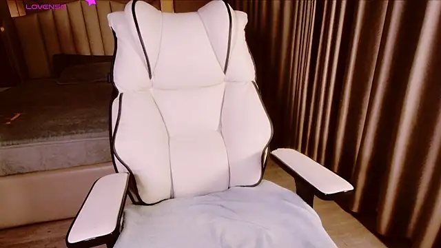 Snapshot of Girl__Funny chatting on September 29, 2025, 5:51 pm Girl Funny online show from September 29, 2025, 5:51 pm