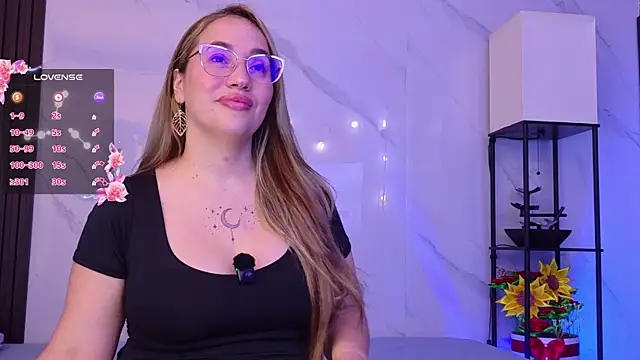 Snapshot of hotpawgmilf chatting on July 10, 2026, 5:23 am hotpawgmilf online show from July 10, 2026, 5:23 am