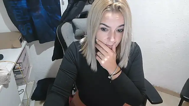 bekka   online show from November 10, 2025, 7:02 pm