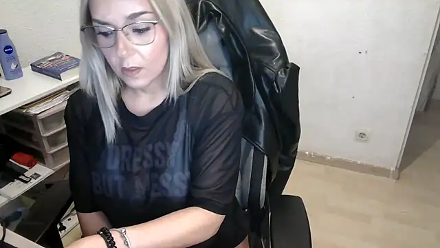 Snapshot of bekka__ chatting on February 28, 2026, 8:21 pm bekka online show from February 28, 2026, 8:21 pm