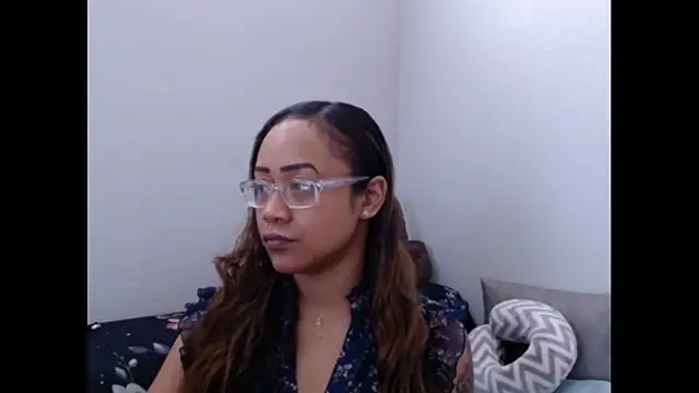 RylHoneyy online show from March 17, 2026, 4:32 pm