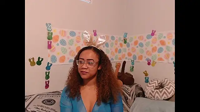 RylHoneyy online show from April 5, 2026, 1:03 am