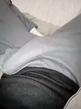 Snapshot of QuietBoy chatting on November 12, 2025, 1:44 pm QuietBoy online show from November 12, 2025, 1:44 pm