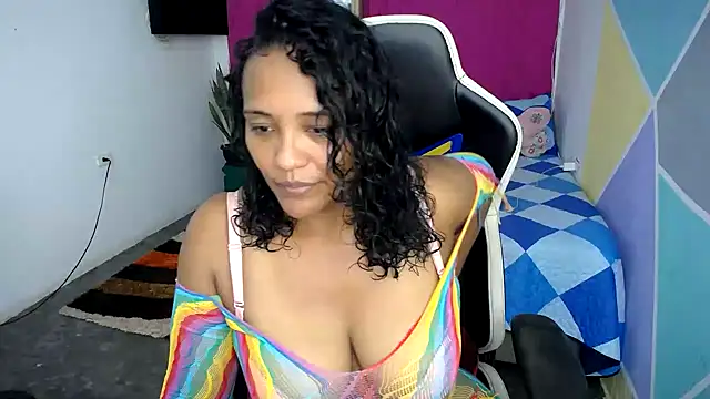 Snapshot of marysol83 chatting on February 2, 2025, 1:23 am marysol83 online show from February 2, 2025, 1:23 am