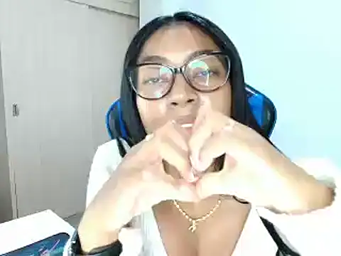 sophiax-x online show from March 22, 2025, 6:14 pm